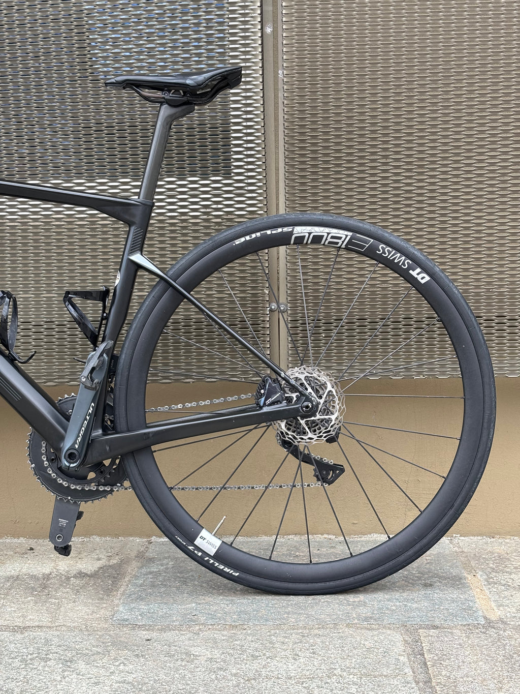 BMC Roadmachine Carbon Black