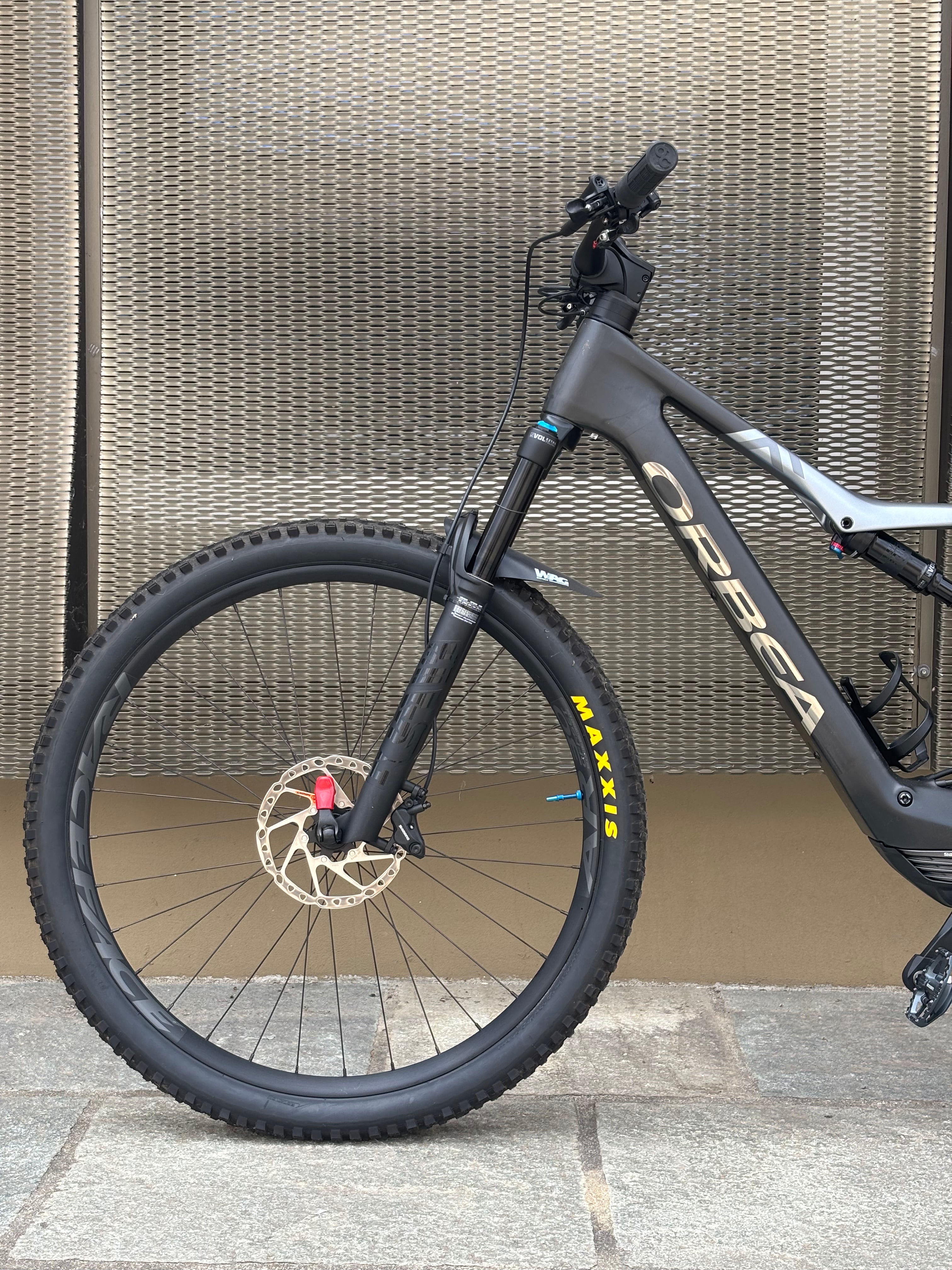 Orbea Rise M10 Carbon Taglia M 2024 Blk-Grey
