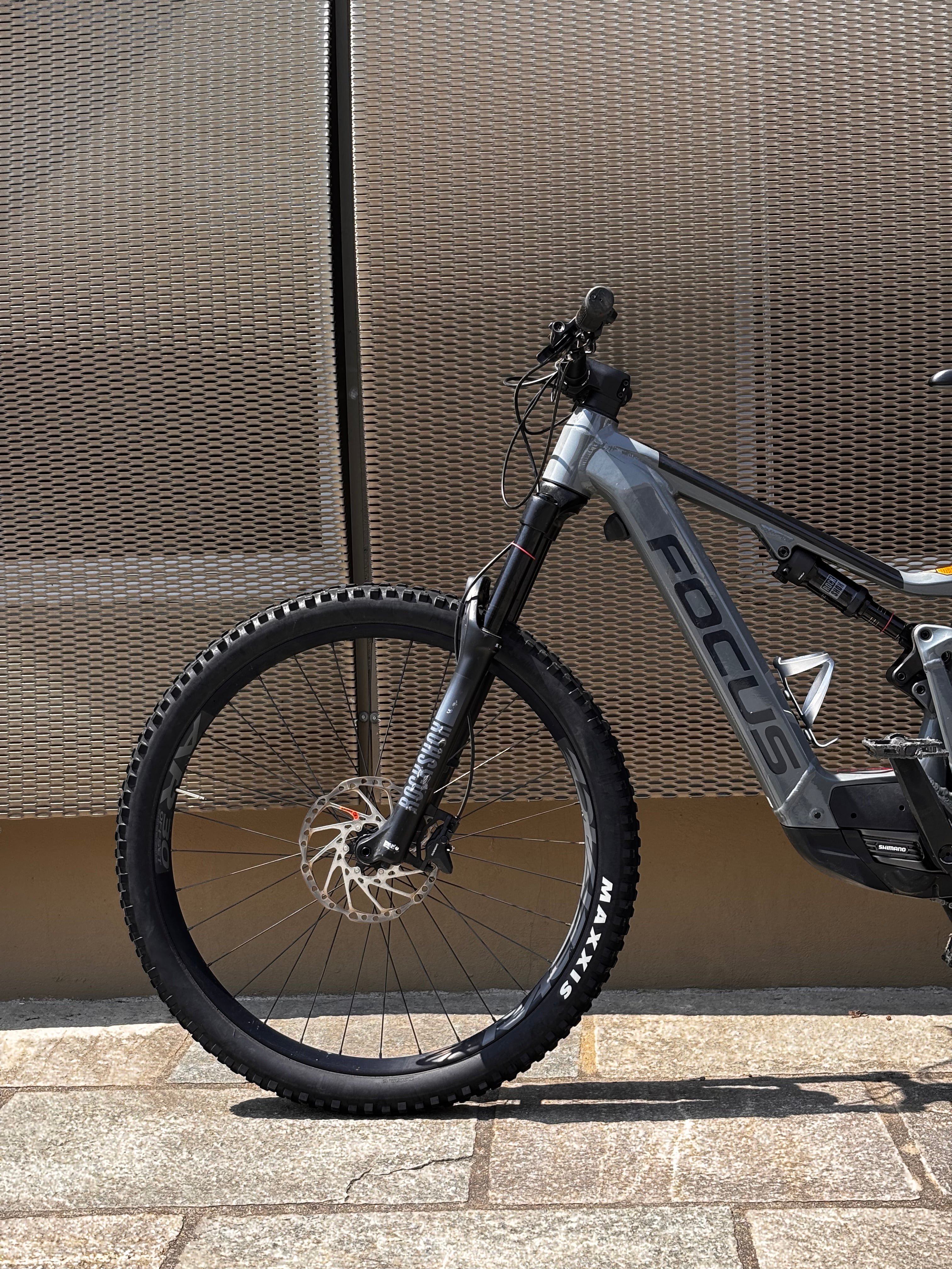 Focus JAM² 6.7 (versione con motore Shimano e sospensioni RockShox)