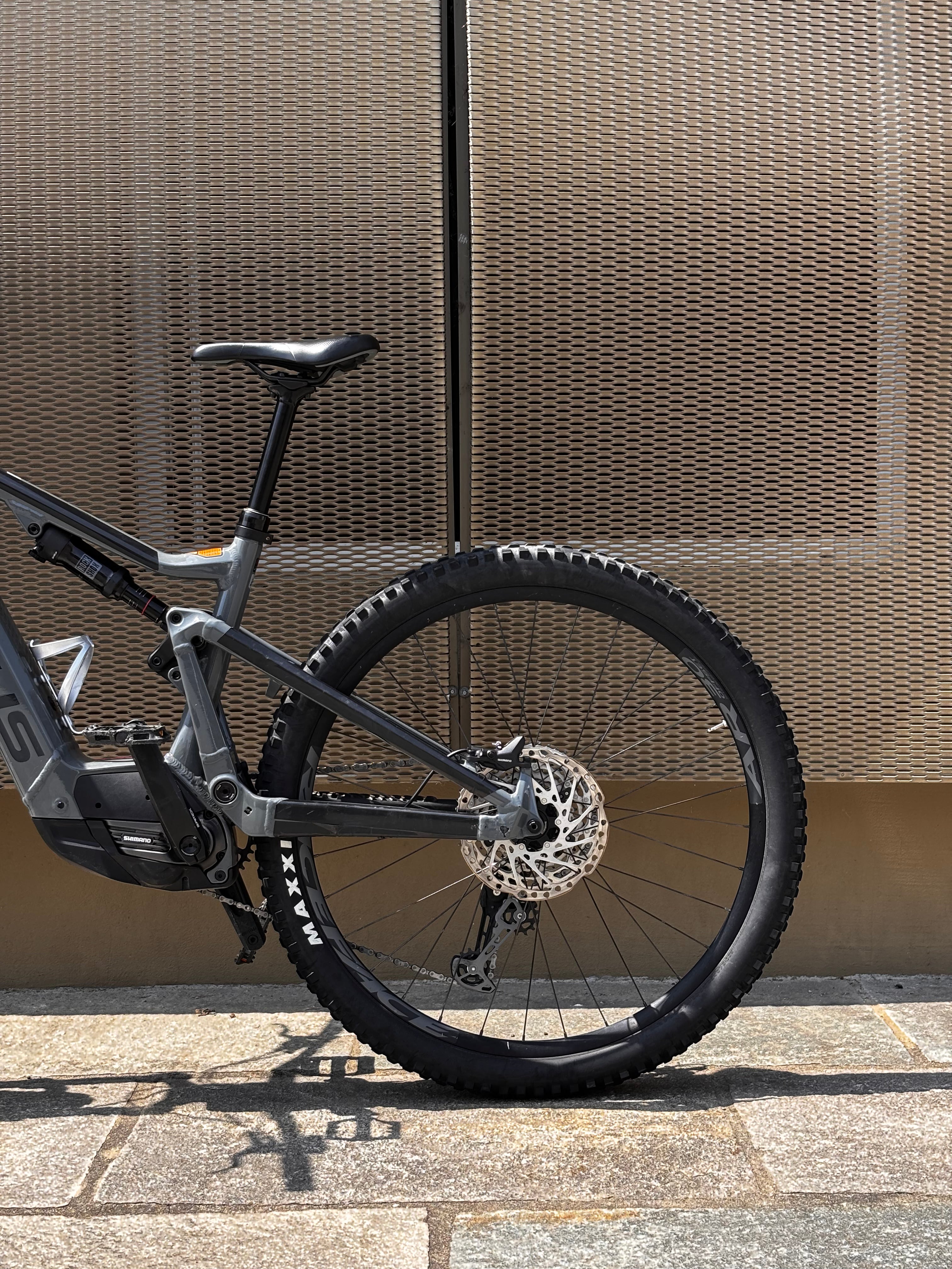 Focus JAM² 6.7 (versione con motore Shimano e sospensioni RockShox)