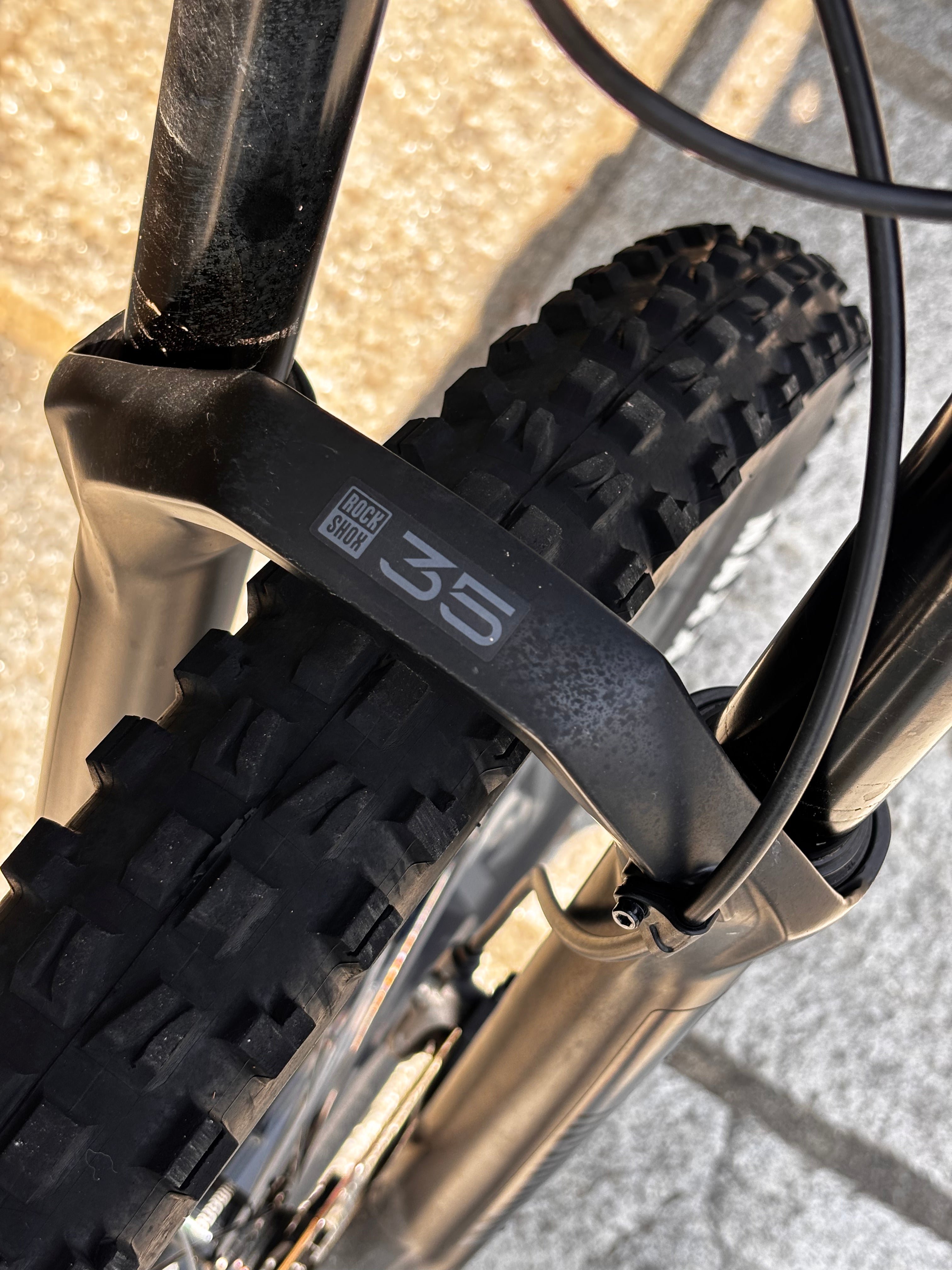 Focus JAM² 6.7 (versione con motore Shimano e sospensioni RockShox)