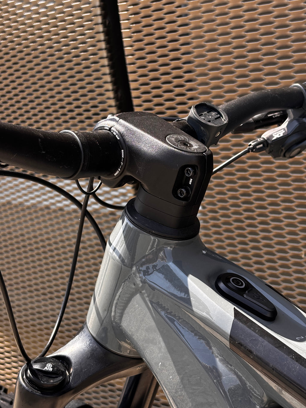 Focus JAM² 6.7 (versione con motore Shimano e sospensioni RockShox)
